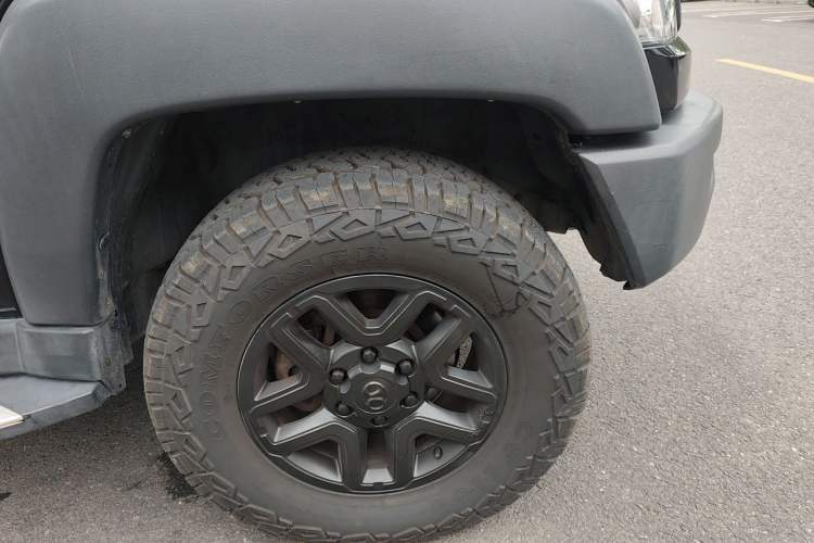 Used BAIC Off-Road BJ40 2016 40L 2.3T Automatic All-Wheel Drive Premium Edition Right Front Wheel Hub