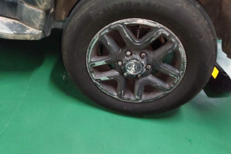 Used BAIC Off-Road BJ40 2016 40L 2.3T Automatic All-Wheel Drive Premium Edition Right Front Wheel Hub