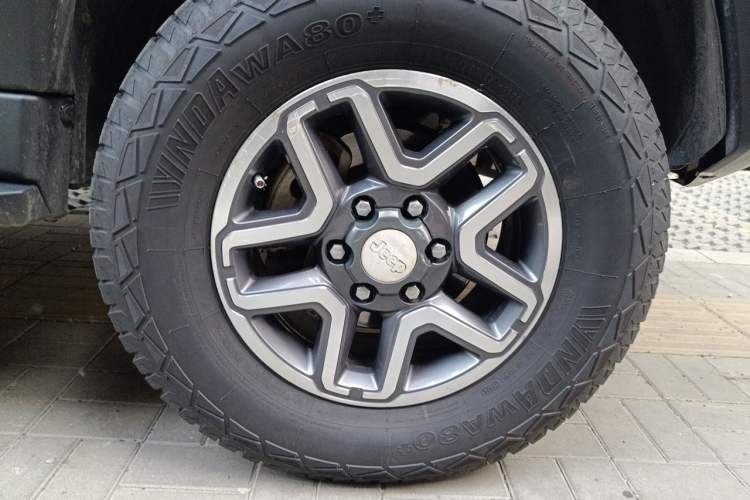 Used BAIC Off-Road BJ40 2016 40L 2.3T Automatic All-Wheel Drive Premium Edition Right Front Wheel Hub