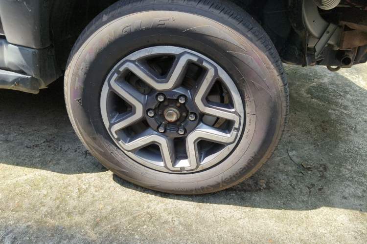 Used BAIC Off-Road BJ40 2016 40L 2.3T Automatic All-Wheel Drive Premium Edition Right Front Wheel Hub