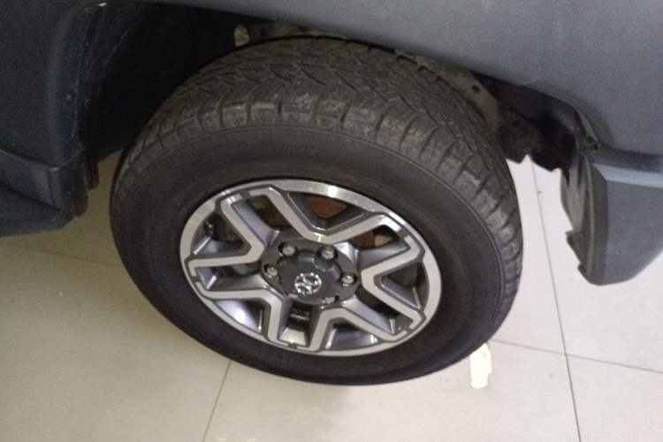 Used BAIC Off-Road BJ40 2016 40L 2.3T Automatic All-Wheel Drive Premium Edition Right Front Wheel Hub