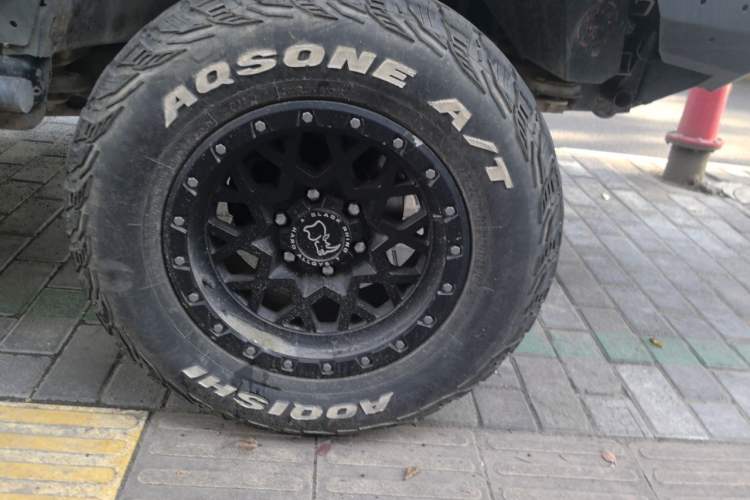 Used BAIC Off-Road BJ40 2016 40L 2.3T Automatic All-Wheel Drive Premium Edition Right Front Wheel Hub