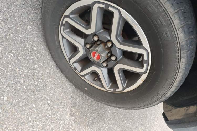 Used BAIC Off-Road BJ40 2016 40L 2.3T Automatic All-Wheel Drive Premium Edition Right Front Wheel Hub