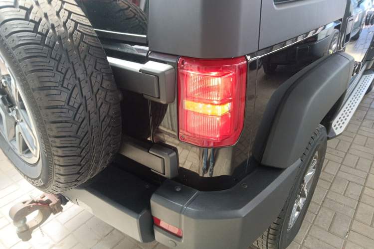 Used BAIC Off-Road BJ40 2016 40L 2.3T Automatic All-Wheel Drive Premium Edition Right Rear Taillight