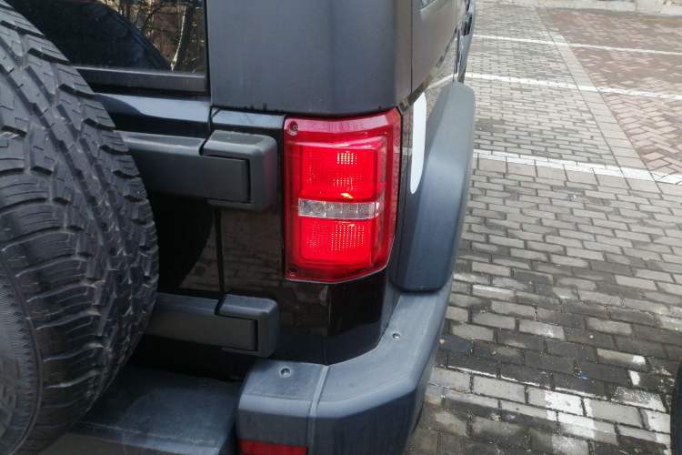 Used BAIC Off-Road BJ40 2016 40L 2.3T Automatic Two-Wheel Drive Prestige Edition Right Rear Taillight