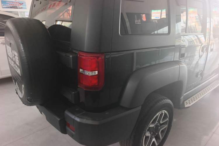 Used BAIC Off-Road BJ40 2016 40L 2.3T Automatic All-Wheel Drive Premium Edition Right Rear Taillight