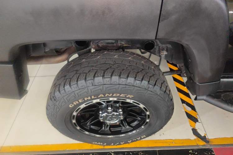 Used BAIC Off-Road BJ40 2016 40L 2.3T Automatic All-Wheel Drive Premium Edition Right Rear Wheel Hub