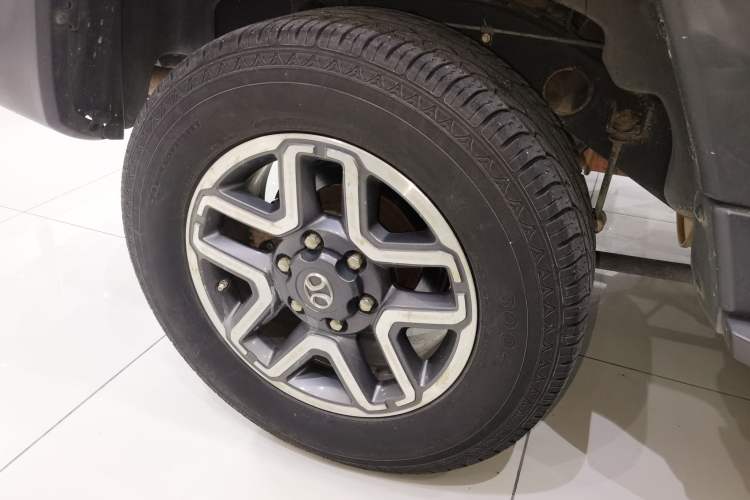 Used BAIC Off-Road BJ40 2016 40L 2.3T Automatic All-Wheel Drive Premium Edition Right Rear Wheel Hub