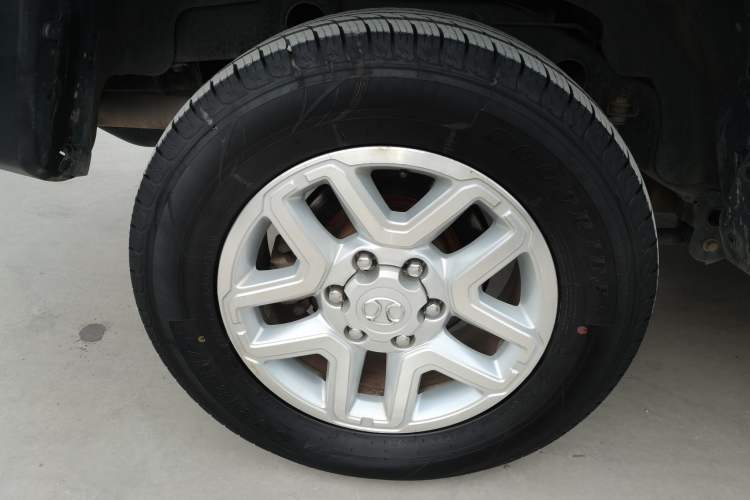Used BAIC Off-Road BJ40 2016 40L 2.3T Automatic Two-Wheel Drive Prestige Edition Right Rear Wheel Hub