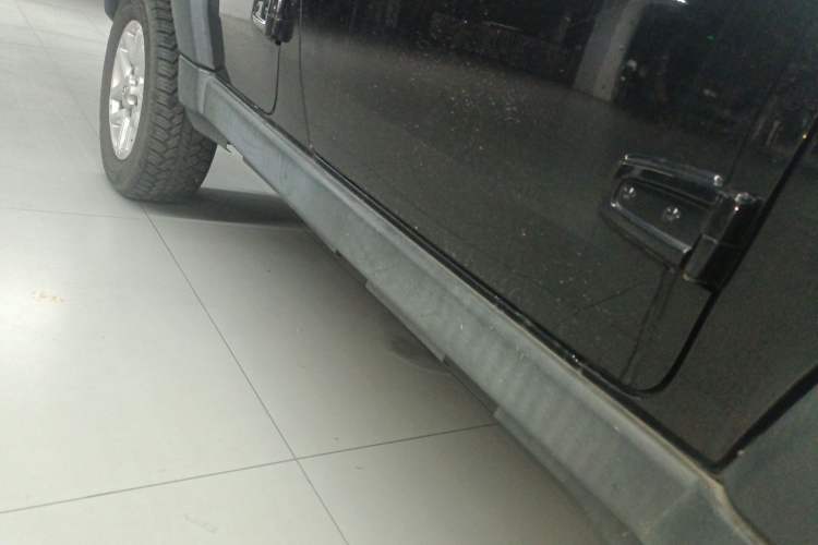 Used BAIC Off-Road BJ40 2016 40L 2.3T Automatic Two-Wheel Drive Prestige Edition Right Side Sill