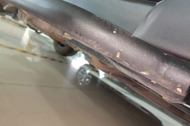 Used BAIC Off-Road BJ40 2016 40L 2.3T Automatic All-Wheel Drive Premium Edition Right Side Sill
