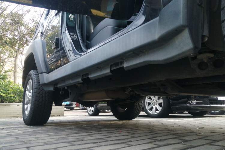 Used BAIC Off-Road BJ40 2016 40L 2.3T Automatic Two-Wheel Drive Prestige Edition Right Side Sill