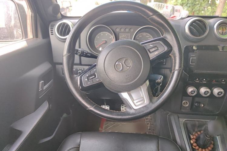 Used BAIC Off-Road BJ40 2016 40L 2.0T Manual All-Wheel Drive Prestige Edition Steering Wheel