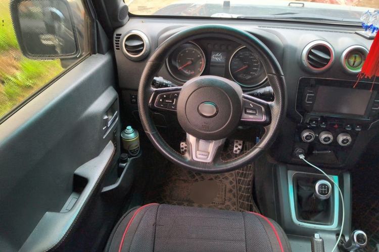 Used BAIC Off-Road BJ40 2016 40L 2.0T Manual All-Wheel Drive Prestige Edition Steering Wheel