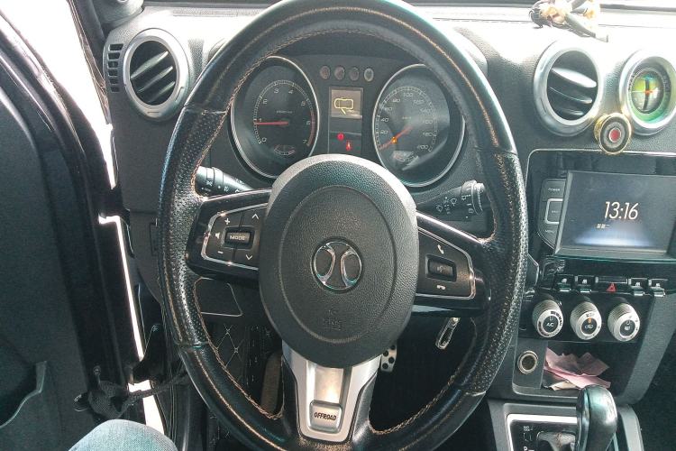 Used BAIC Off-Road BJ40 2016 40L 2.3T Automatic Two-Wheel Drive Prestige Edition Steering Wheel