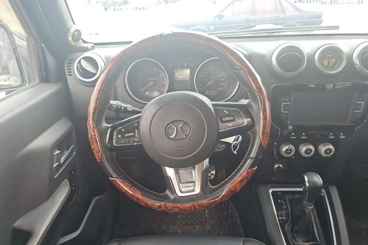 Used BAIC Off-Road BJ40 2016 40L 2.3T Automatic All-Wheel Drive Premium Edition Steering Wheel