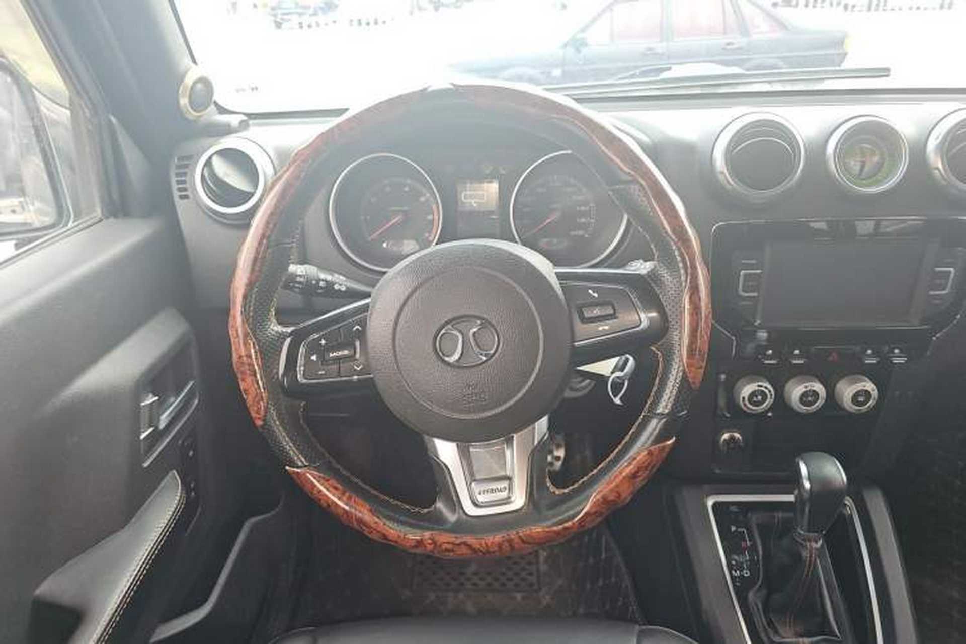 Used BAIC Off-Road BJ40 2016 40L 2.3T Automatic All-Wheel Drive Premium Edition Steering Wheel