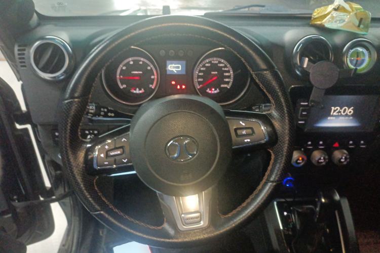 Used BAIC Off-Road BJ40 2016 40L 2.3T Automatic Two-Wheel Drive Prestige Edition Steering Wheel