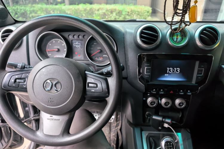 Used BAIC Off-Road BJ40 2016 40L 2.0T Manual Two-Wheel Drive Luxury Edition Steering Wheel