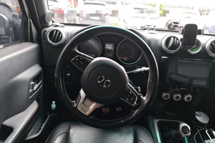 Used BAIC Off-Road BJ40 2016 40L 2.0T Manual All-Wheel Drive Prestige Edition Steering Wheel