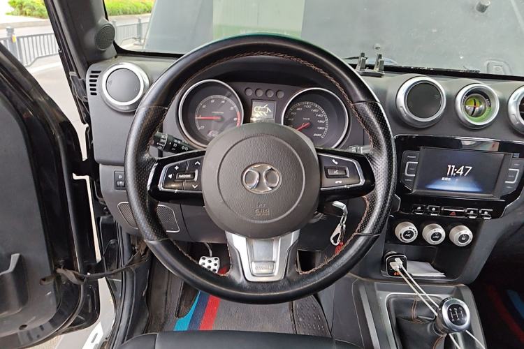 Used BAIC Off-Road BJ40 2016 40L 2.0T Manual All-Wheel Drive Prestige Edition Steering Wheel