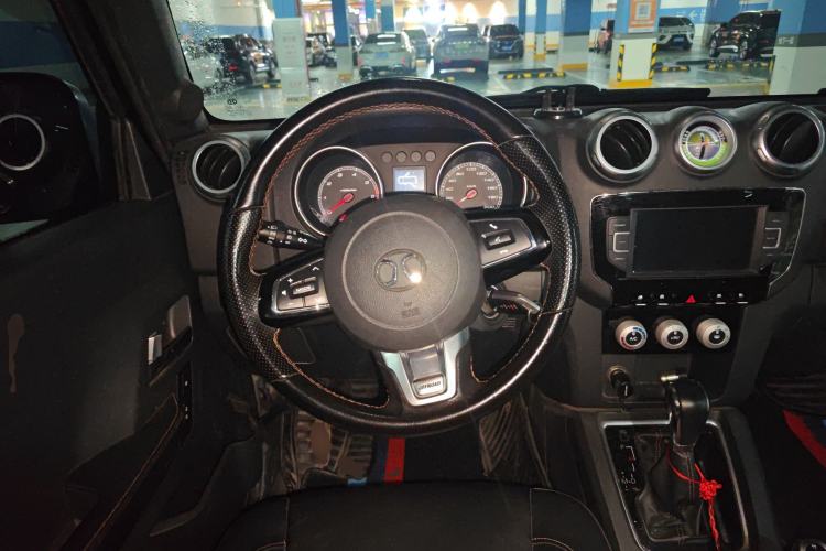 Used BAIC Off-Road BJ40 2016 40L 2.3T Automatic All-Wheel Drive Premium Edition Steering Wheel