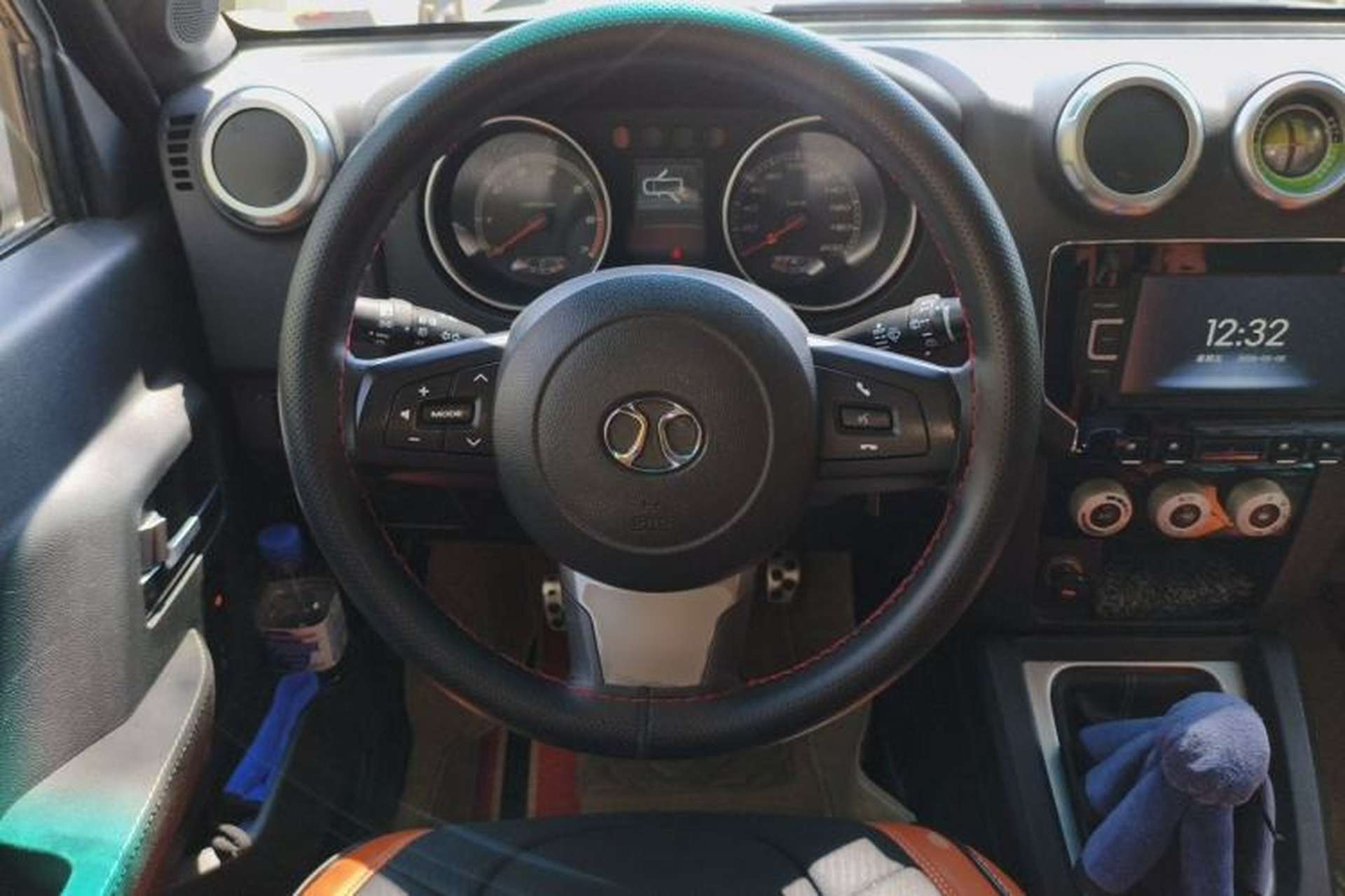 Used BAIC Off-Road BJ40 2016 40L 2.0T Manual Two-Wheel Drive Luxury Edition Steering Wheel