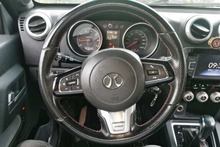 Used BAIC Off-Road BJ40 2016 40L 2.3T Automatic Two-Wheel Drive Prestige Edition Steering Wheel