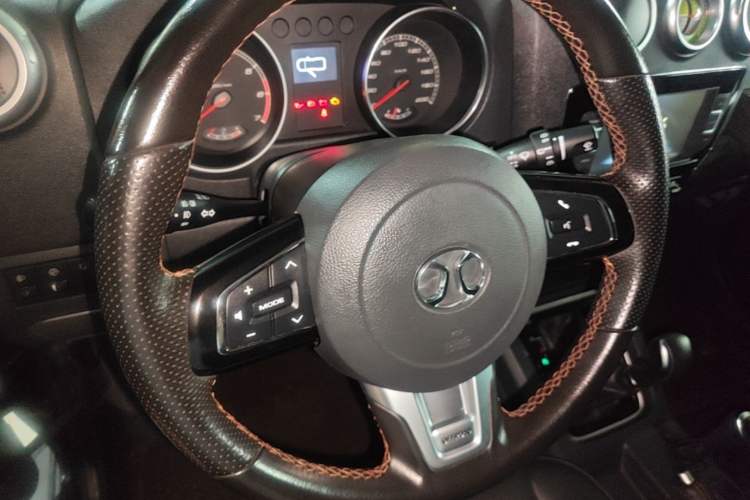 Used BAIC Off-Road BJ40 2016 40L 2.3T Automatic All-Wheel Drive Premium Edition Steering Wheel