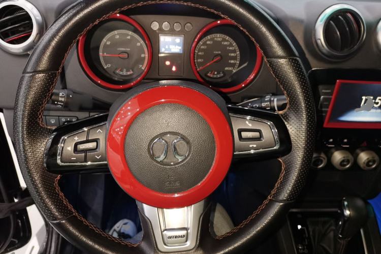 Used BAIC Off-Road BJ40 2016 40L 2.3T Automatic All-Wheel Drive Premium Edition Steering Wheel