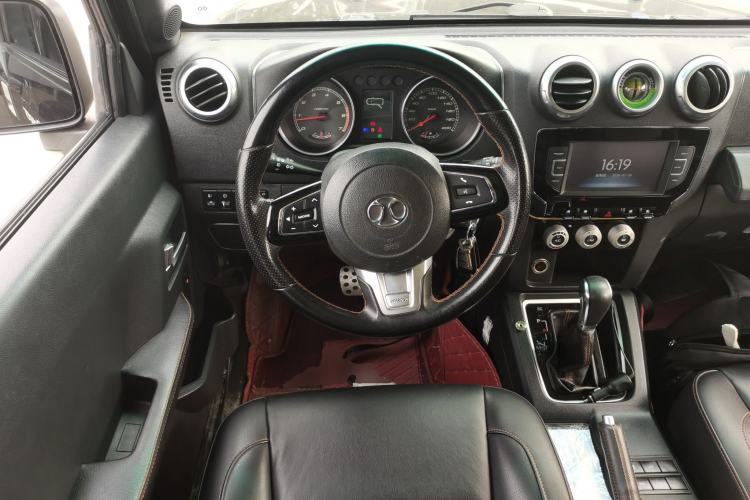 Used BAIC Off-Road BJ40 2016 40L 2.3T Automatic Two-Wheel Drive Prestige Edition Steering Wheel