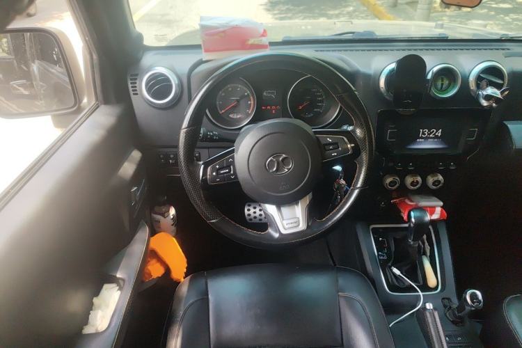 Used BAIC Off-Road BJ40 2016 40L 2.3T Automatic All-Wheel Drive Premium Edition Steering Wheel