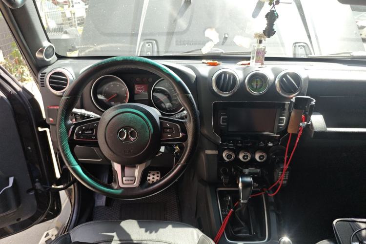 Used BAIC Off-Road BJ40 2016 40L 2.3T Automatic All-Wheel Drive Premium Edition Steering Wheel