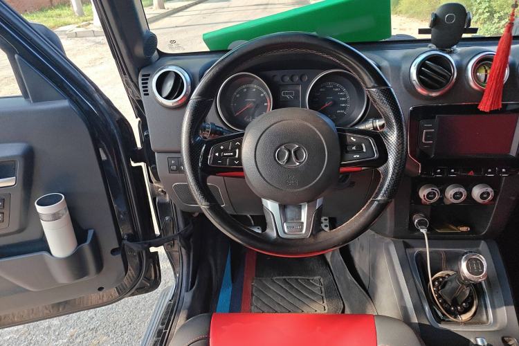 Used BAIC Off-Road BJ40 2016 40L 2.0T Manual All-Wheel Drive Prestige Edition Steering Wheel