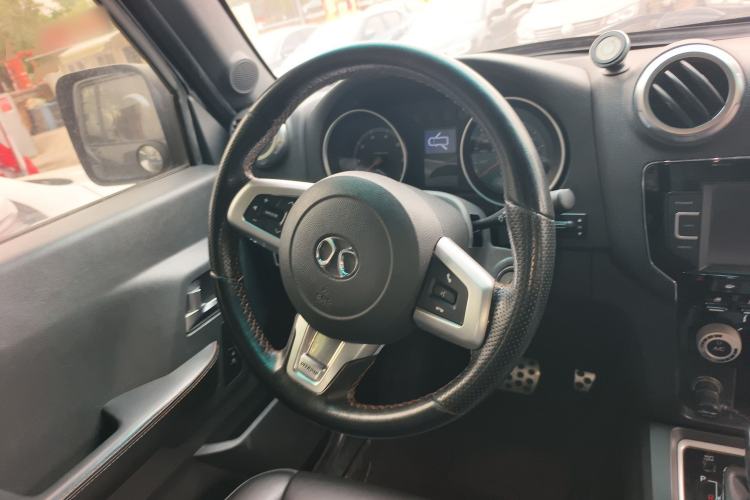 Used BAIC Off-Road BJ40 2016 40L 2.3T Automatic All-Wheel Drive Premium Edition Steering Wheel