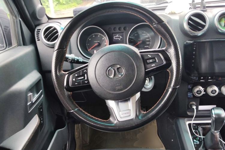 Used BAIC Off-Road BJ40 2016 2.3T Automatic Four-Wheel Drive Premium Edition Steering Wheel