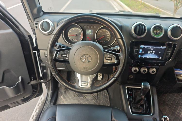 Used BAIC Off-Road BJ40 2016 40L 2.3T Automatic All-Wheel Drive Premium Edition Steering Wheel