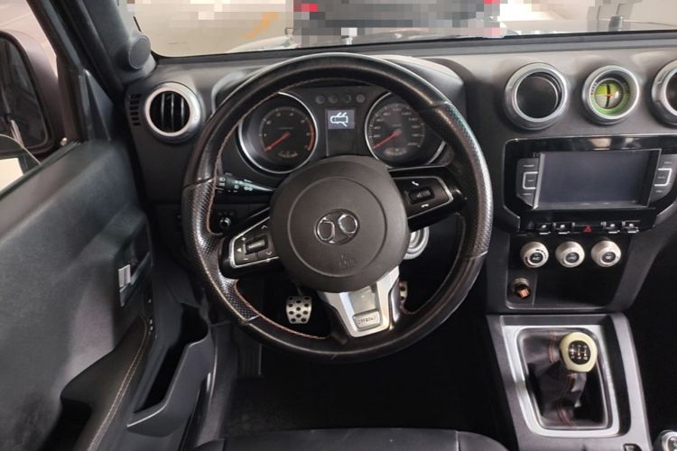 Used BAIC Off-Road BJ40 2016 40L 2.0T Manual All-Wheel Drive Prestige Edition Steering Wheel