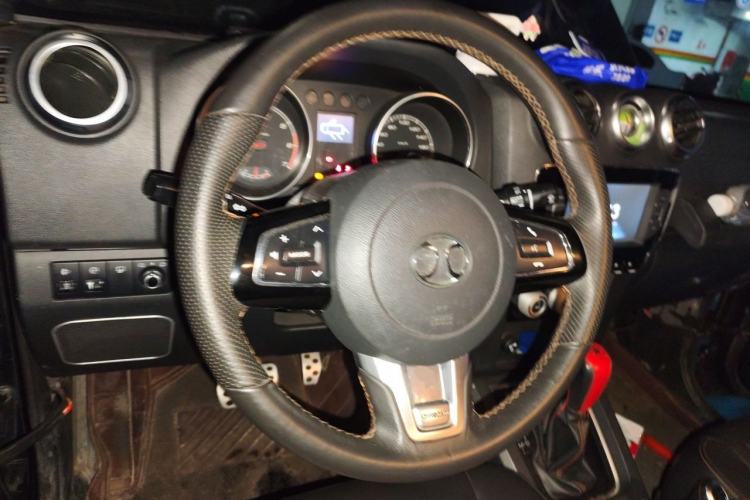Used BAIC Off-Road BJ40 2016 40L 2.3T Automatic All-Wheel Drive Premium Edition Steering Wheel