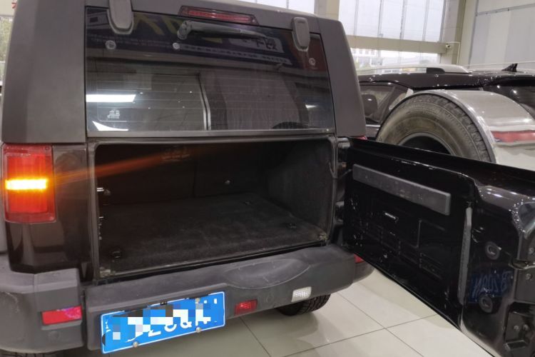 Used BAIC Off-Road BJ40 2016 40L 2.3T Automatic All-Wheel Drive Premium Edition Trunk