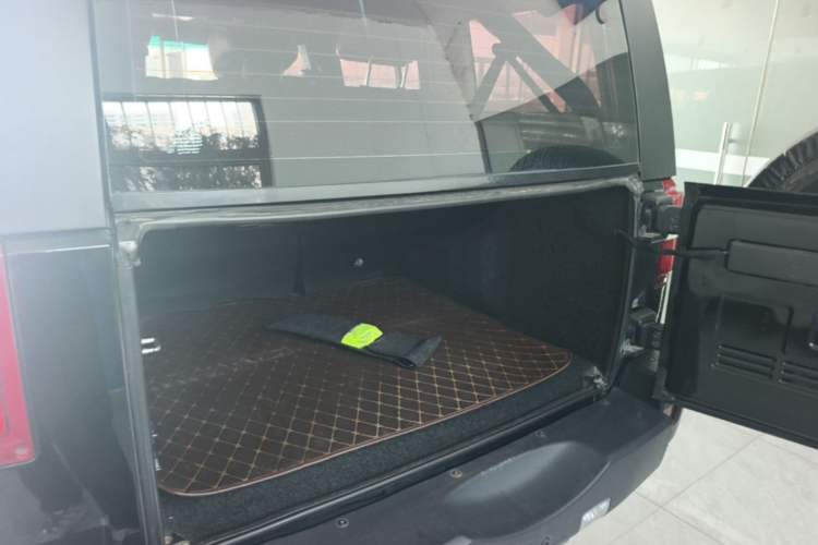 Used BAIC Off-Road BJ40 2016 40L 2.3T Automatic All-Wheel Drive Premium Edition Trunk