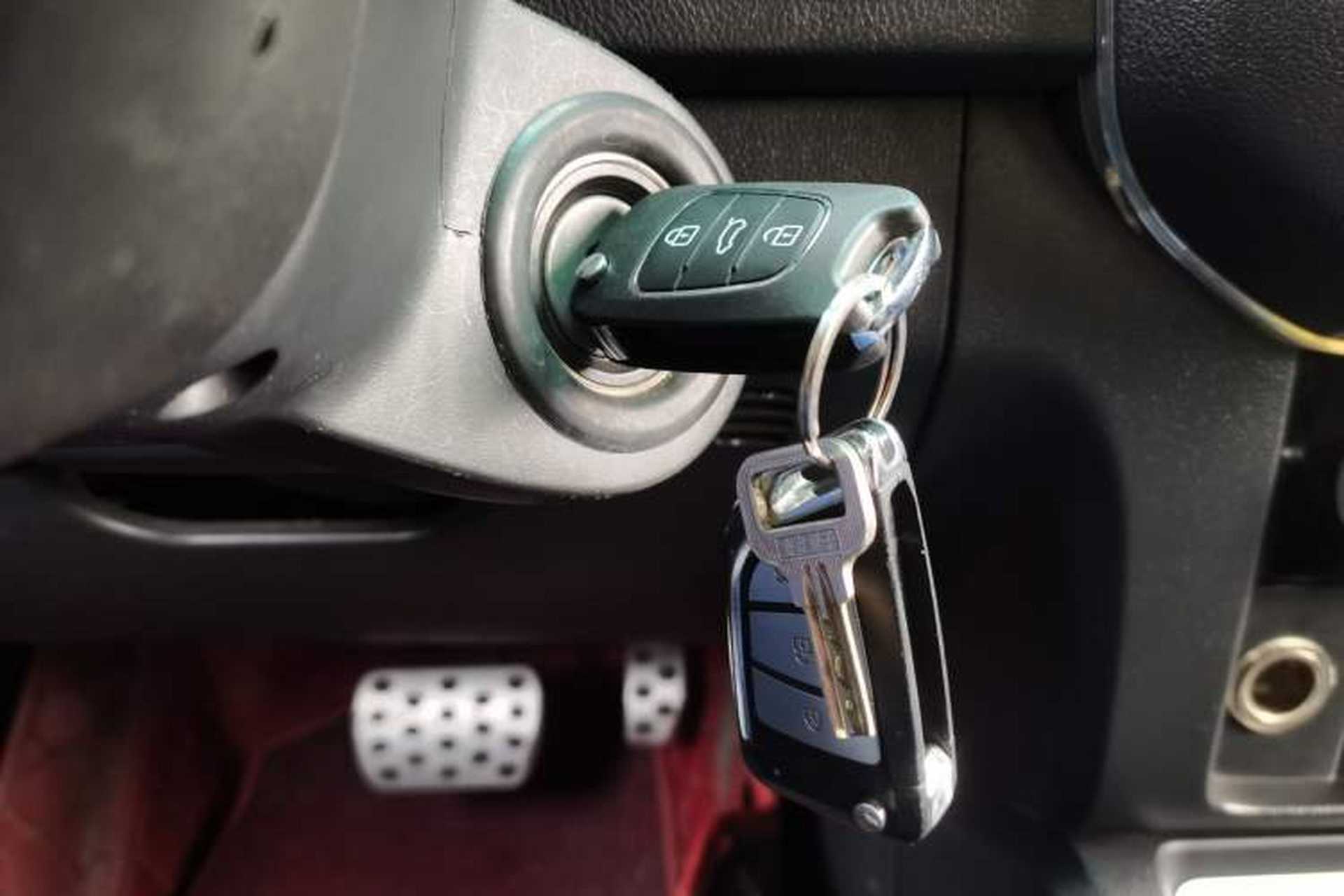 Used BAIC Off-Road BJ40 2016 40L 2.3T Automatic Two-Wheel Drive Prestige Edition Vehicle Key