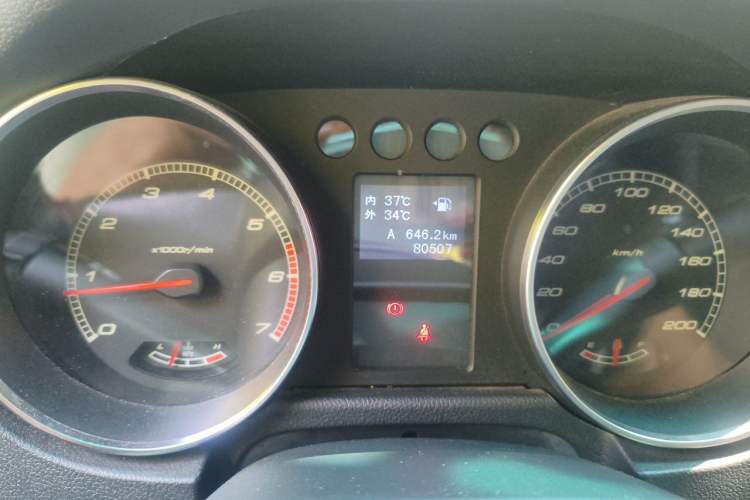 Used BAIC Off-Road BJ40 2016 2.0T Manual Four-Wheel Drive Prestige Edition Odometer Close Up