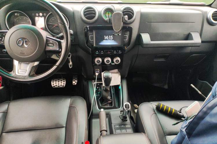 Used BAIC Off-Road BJ40 2016 40L 2.3T Automatic All-Wheel Drive Premium Edition Audio And AC Panel