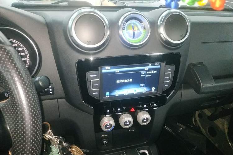 Used BAIC Off-Road BJ40 2016 40L 2.3T Automatic All-Wheel Drive Premium Edition Audio And AC Panel