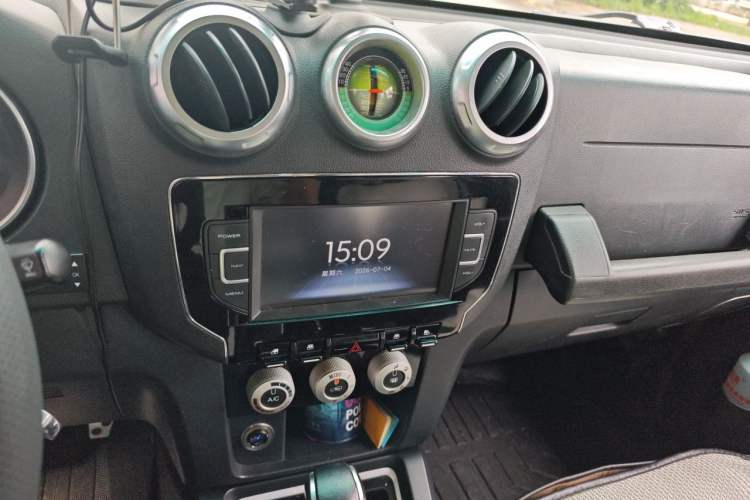 Used BAIC Off-Road BJ40 2016 40L 2.3T Automatic All-Wheel Drive Premium Edition Audio And AC Panel
