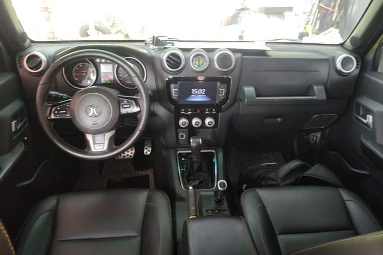 Used BAIC Off-Road BJ40 2016 40L 2.3T Automatic All-Wheel Drive Premium Edition Center Console