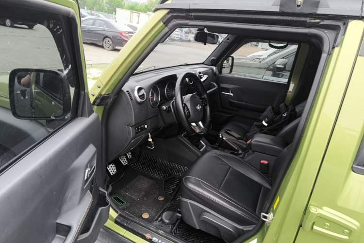 Used BAIC Off-Road BJ40 2016 40L 2.0T Manual All-Wheel Drive Prestige Edition Driver Seat
