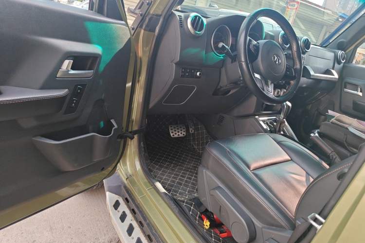 Used BAIC Off-Road BJ40 2016 40L 2.3T Automatic All-Wheel Drive Premium Edition Driver Seat