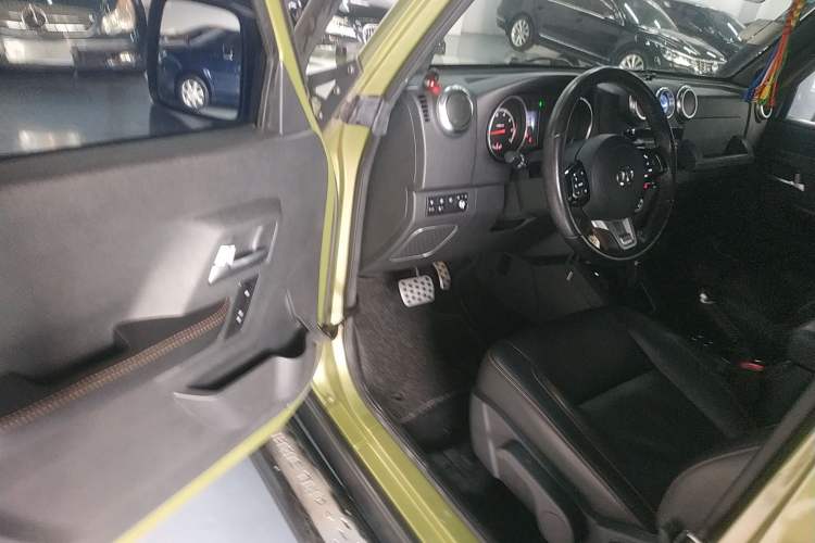 Used BAIC Off-Road BJ40 2016 40L 2.3T Automatic All-Wheel Drive Premium Edition Driver Seat
